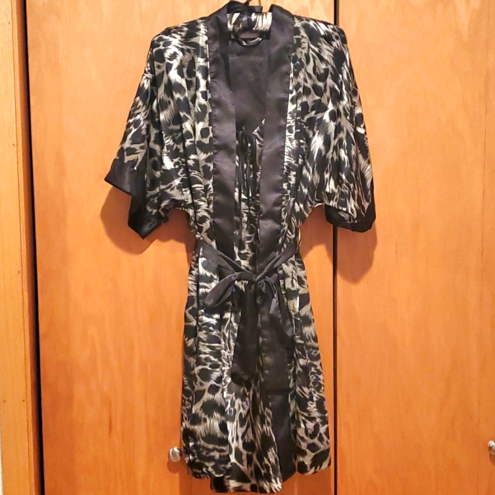Night 🌙 Essence, Sz Small, Black and Grey Night Gown - Picture 6 of 6